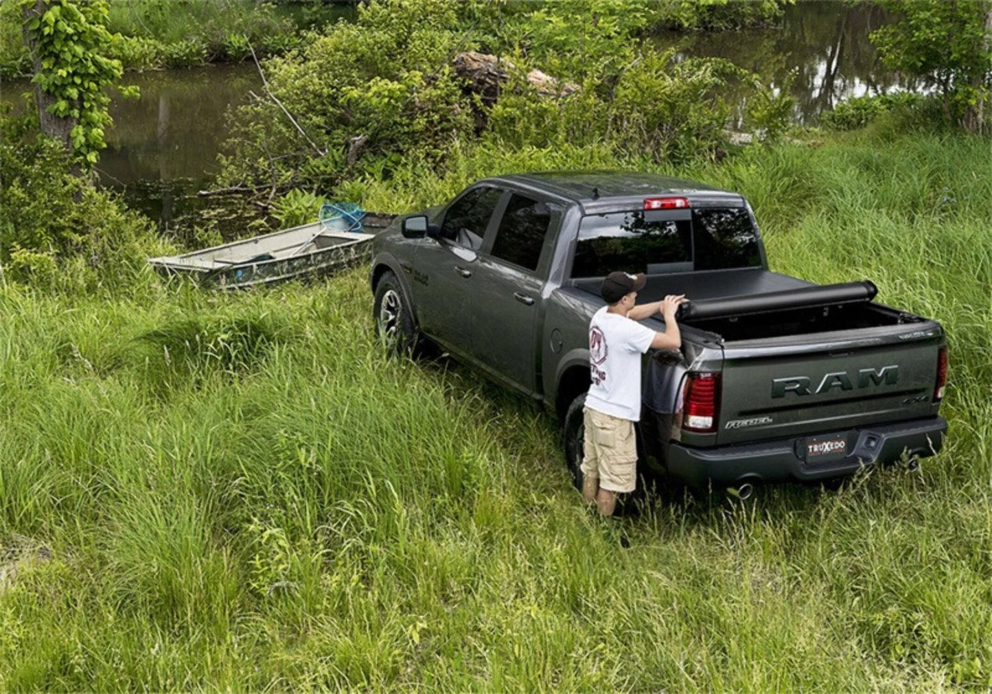 TruXedo Deuce Hybrid Truck Bed Tonneau Coating | 797101 | Fits 2004 - 2015 Nissan Titan w/ or w/o Track System 5' 7" Bed (67.1")