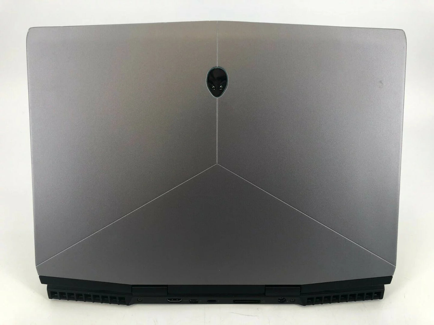 Used Alienware m15 R1 15" FHD 143Hz 2.6GHz i7-9750H 32GB 1TB SSD - RTX 2070 Max-Q 8GB