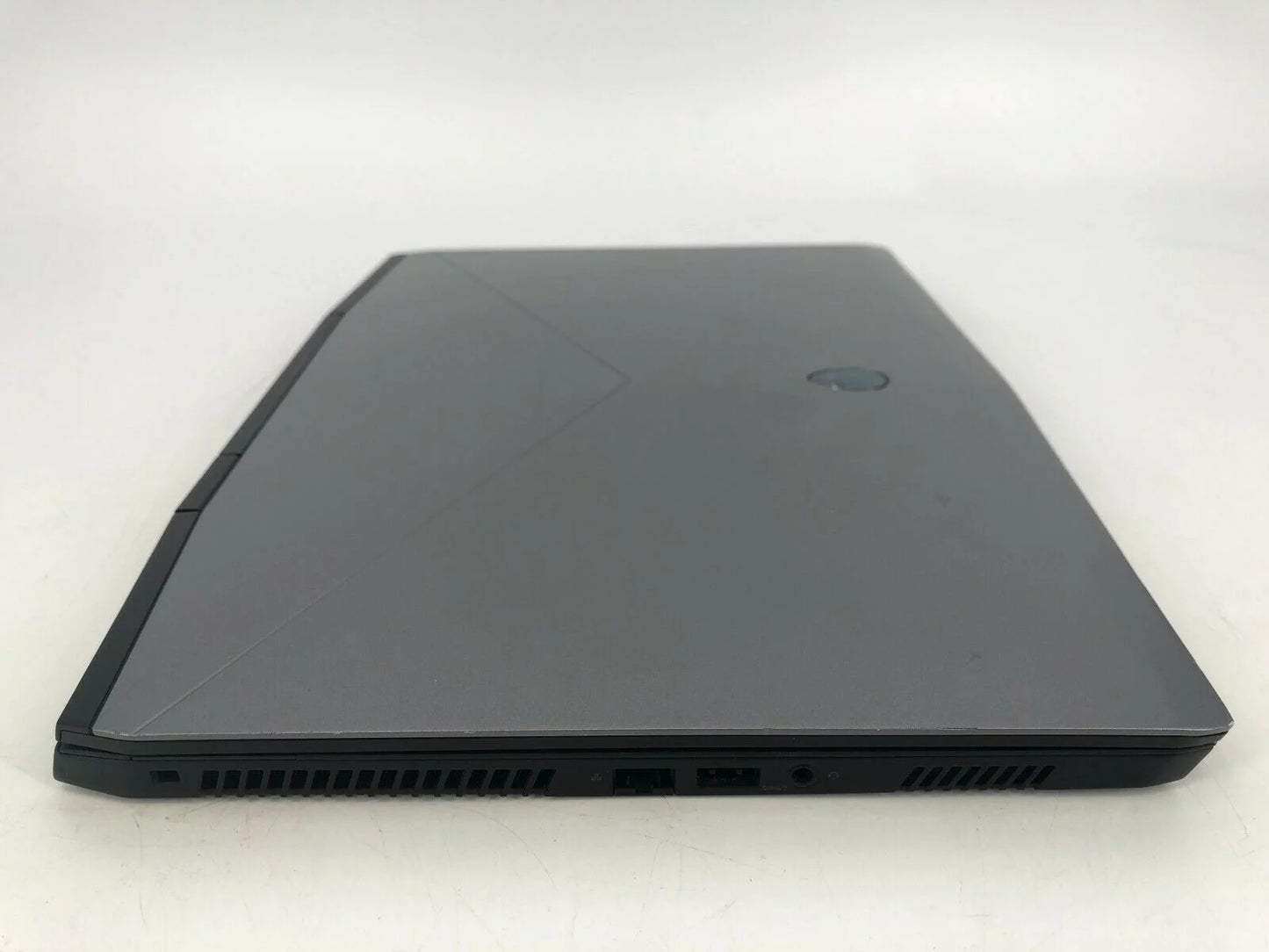 Used Alienware m15 R1 15" FHD 143Hz 2.6GHz i7-9750H 32GB 1TB SSD - RTX 2070 Max-Q 8GB