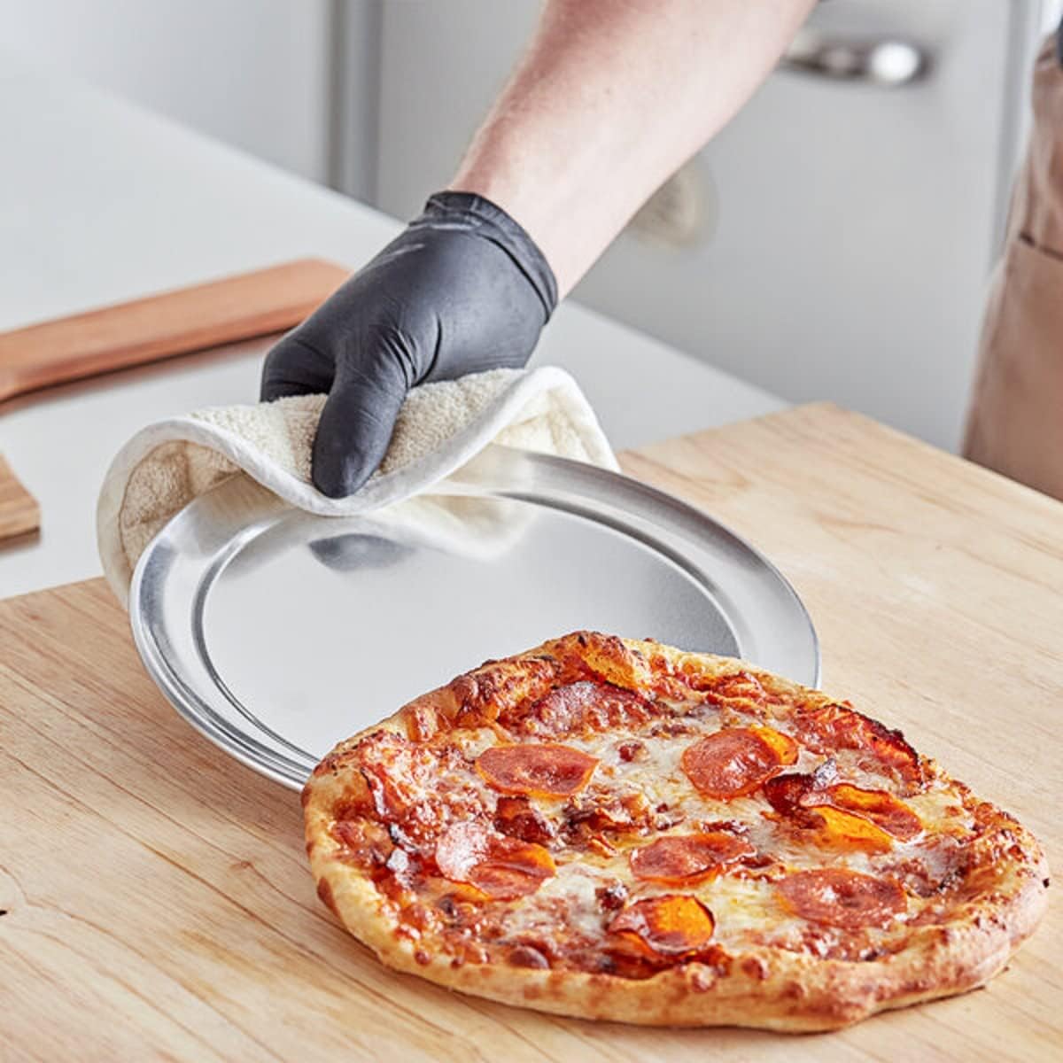 TrueCraftware- Set of 3 Aluminum 9” Pizza Tray Pan Wide Rim- Bakeware Round Pizza Pan Pizza Tray Baking Tray Round Baking Tray Home Kitchen Pizzeria & Restaurants