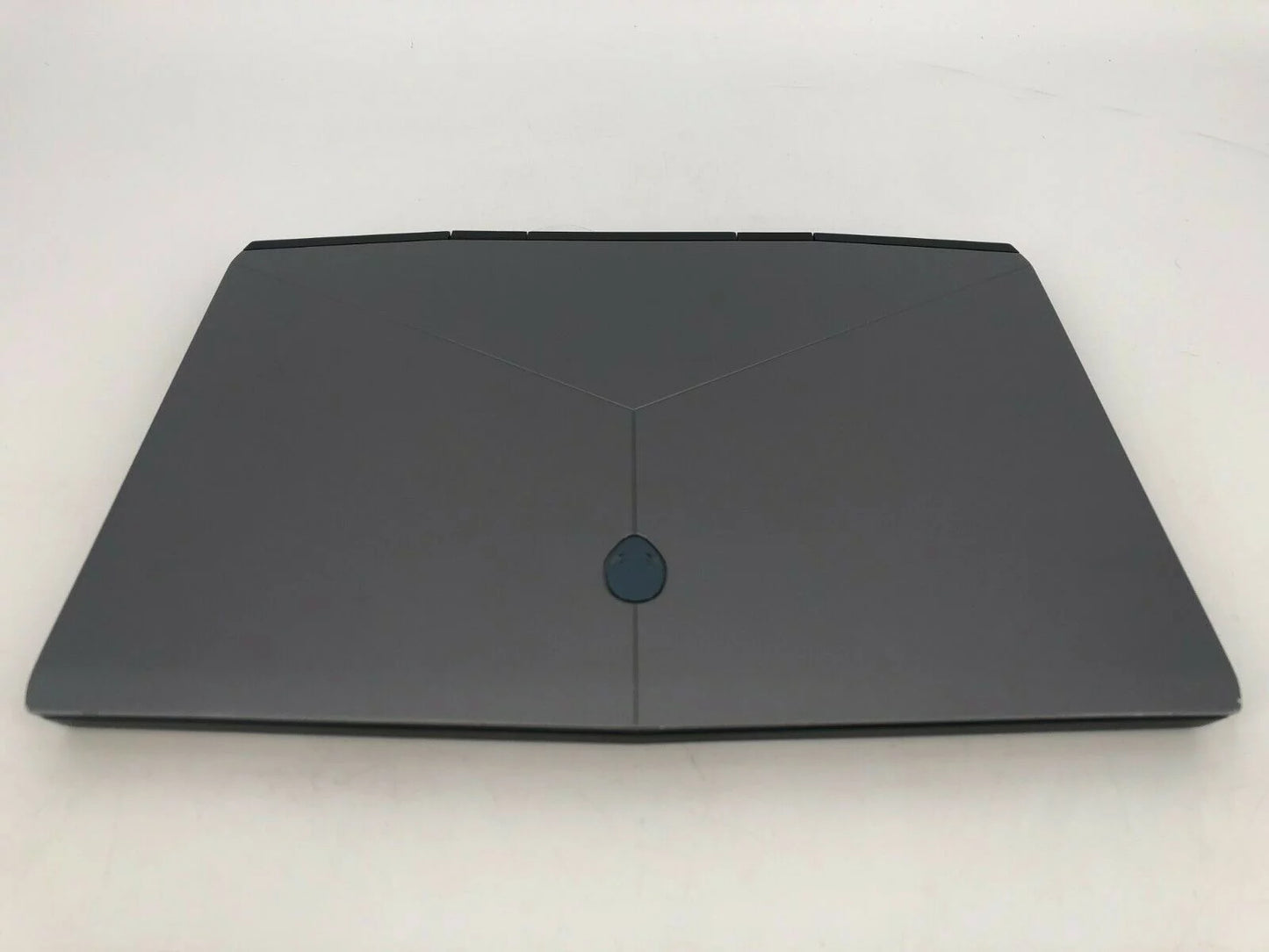 Used Alienware m15 R1 15" FHD 143Hz 2.6GHz i7-9750H 32GB 1TB SSD - RTX 2070 Max-Q 8GB